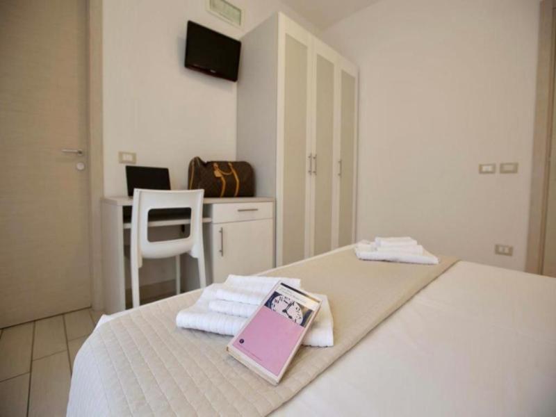 Elite Hotel image