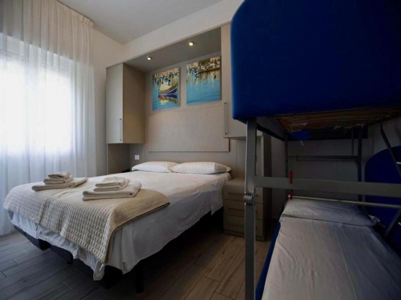 Elite Hotel image