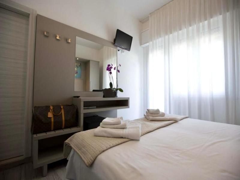 Elite Hotel image