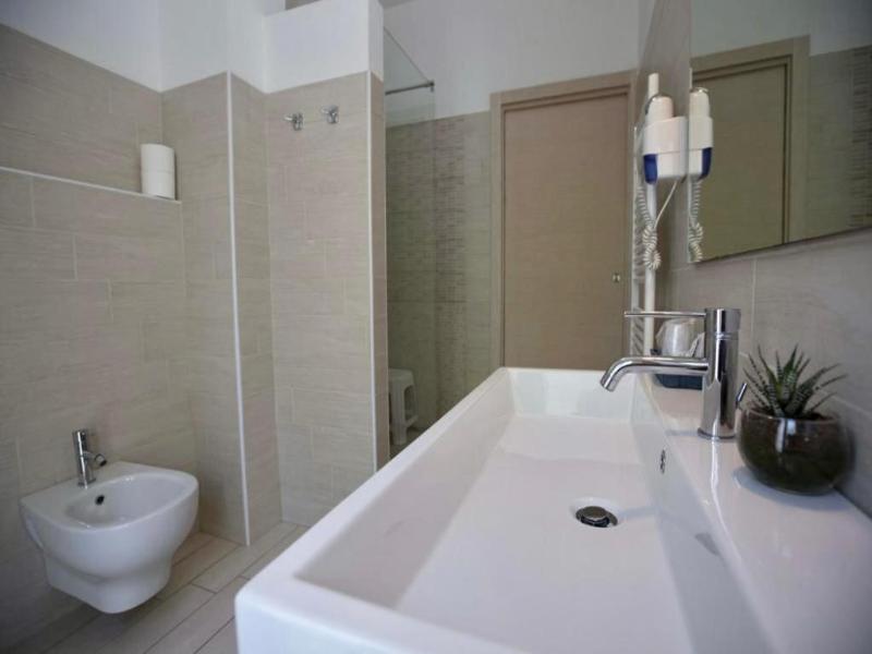 Elite Hotel image