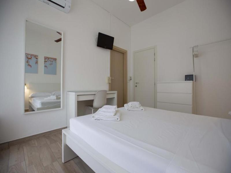 Elite Hotel image