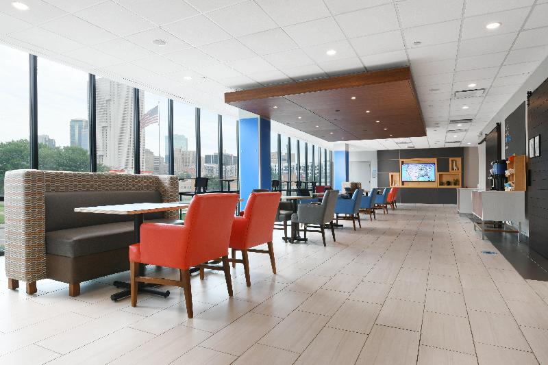 Holiday Inn Express & Suites Downtown Fort Worth image