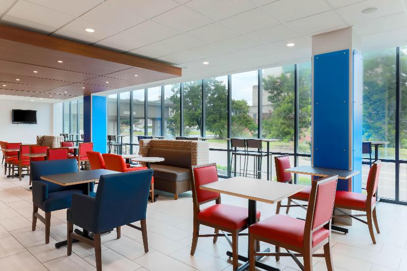 Holiday Inn Express & Suites Downtown Fort Worth image