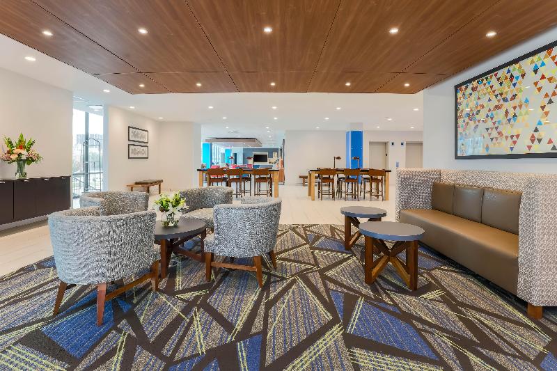 Holiday Inn Express & Suites Downtown Fort Worth image
