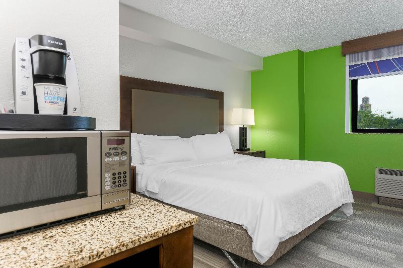 Holiday Inn Express & Suites Downtown Fort Worth image