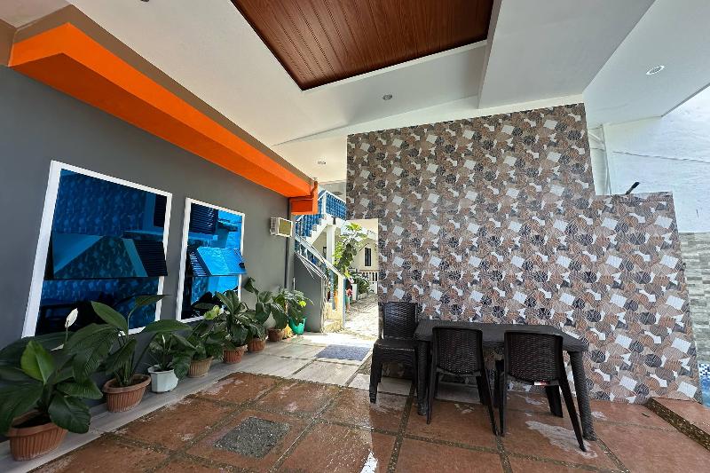 White-Beach Hideaway Resort Puerto Galera by ZUZU