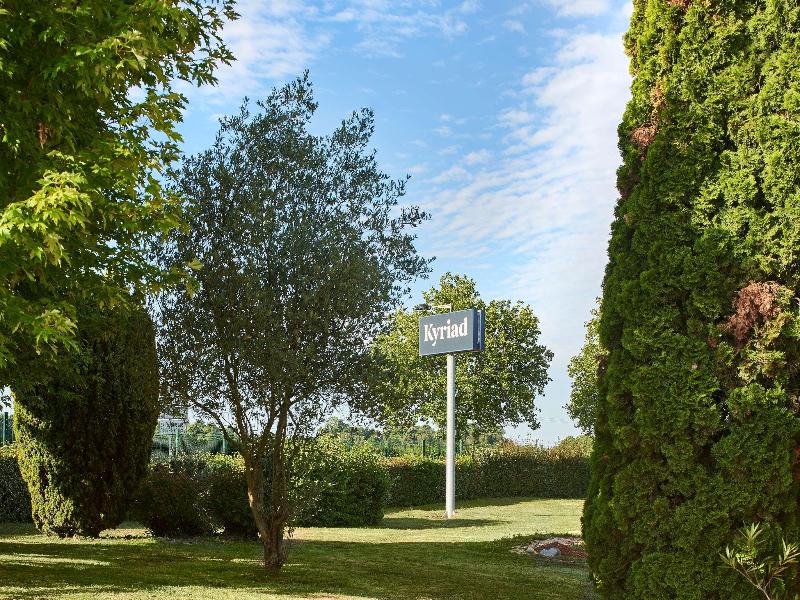 Kyriad Niort - La Creche image