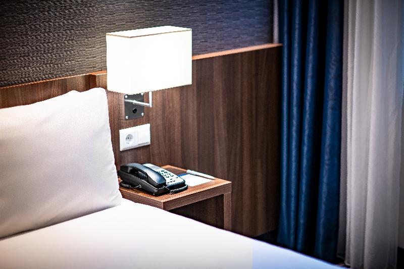 Holiday Inn Express The Hague Parliament image