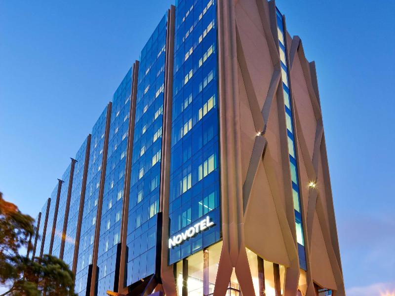Novotel Auckland Airport image