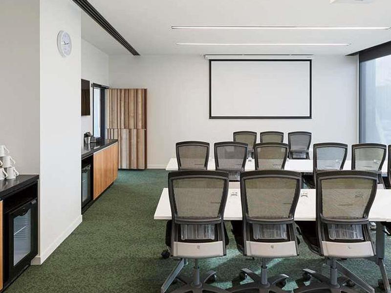 Novotel Auckland Airport image