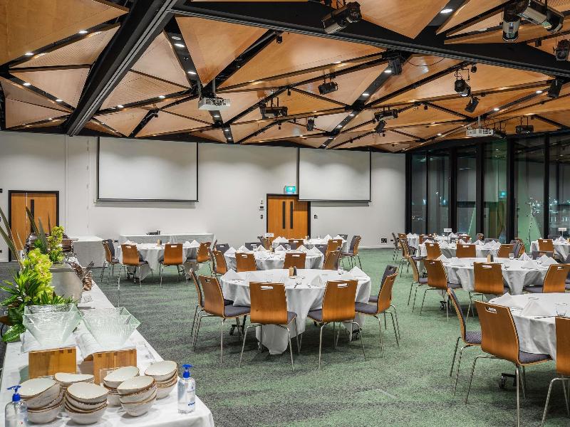 Novotel Auckland Airport image