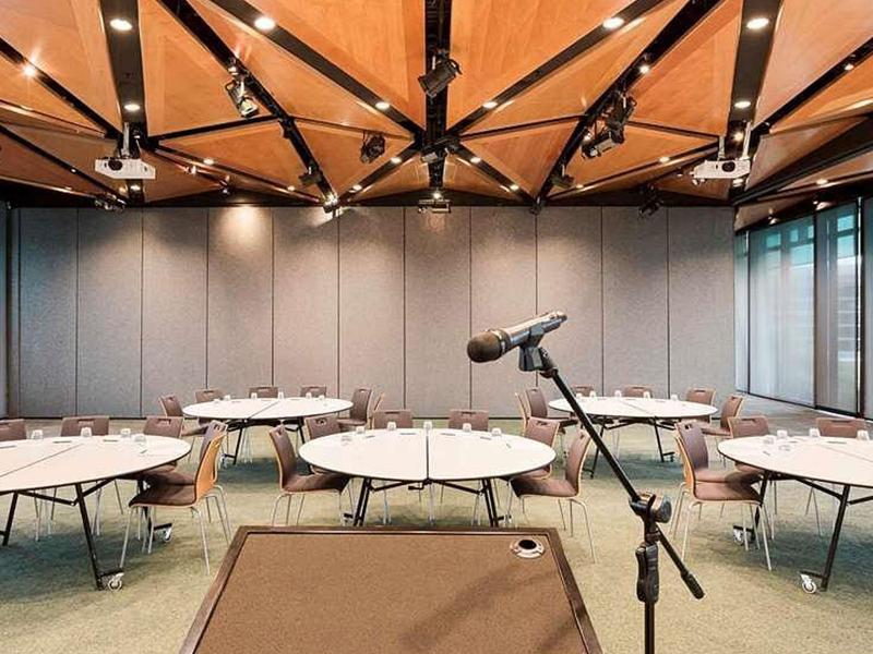 Novotel Auckland Airport image