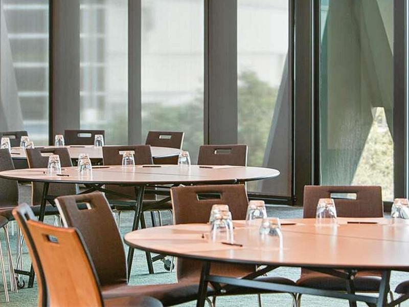 Novotel Auckland Airport image