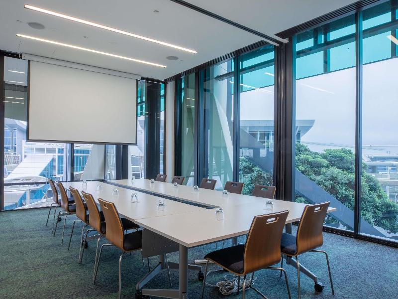 Novotel Auckland Airport image