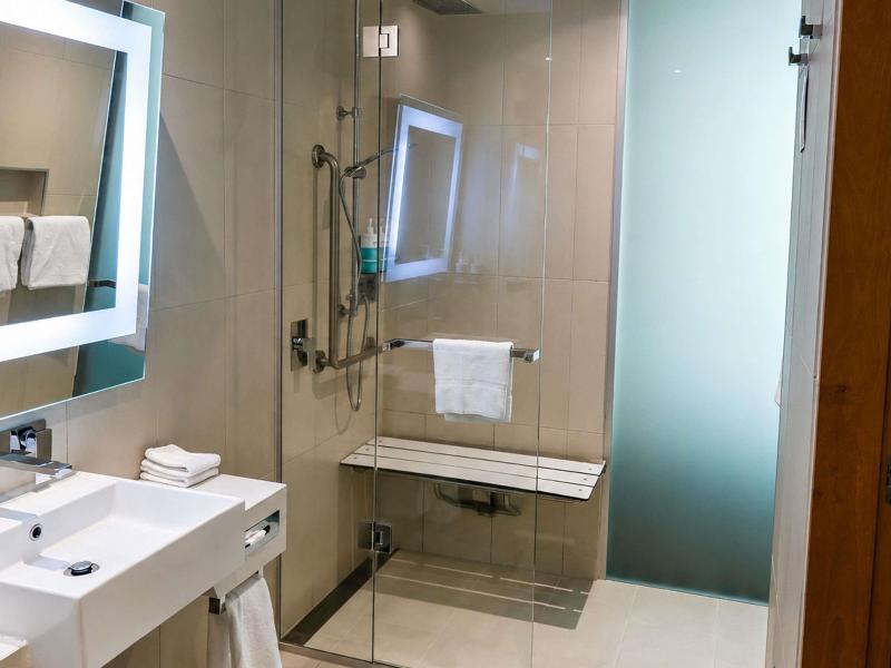 Novotel Auckland Airport image
