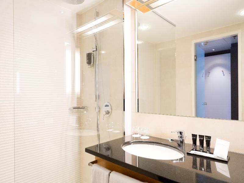 Steigenberger Airport Hotel Amsterdam image
