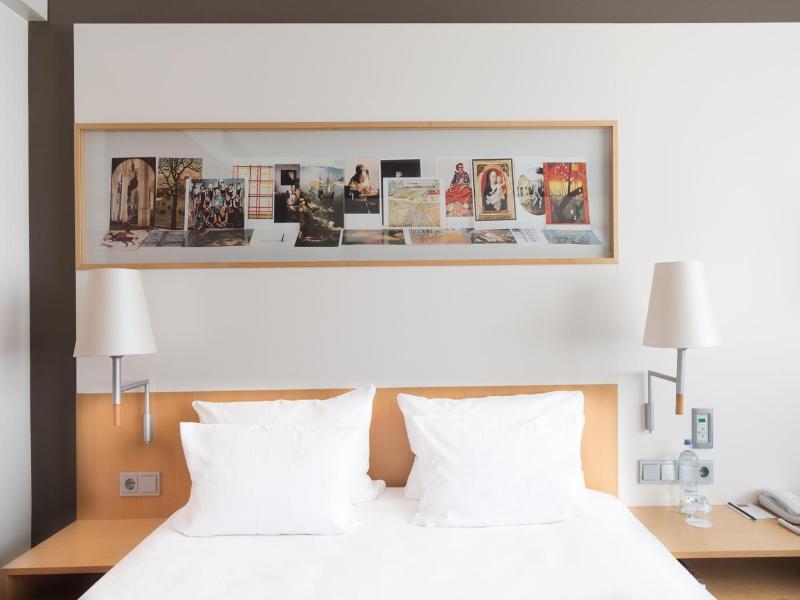 Steigenberger Airport Hotel Amsterdam image