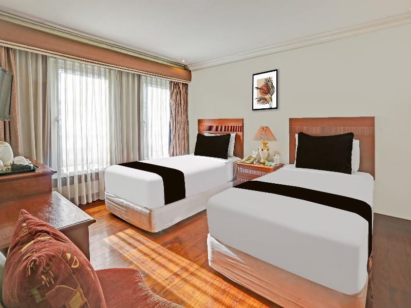 Townhouse OAK Makati Manila Near Pasay Evangelista image