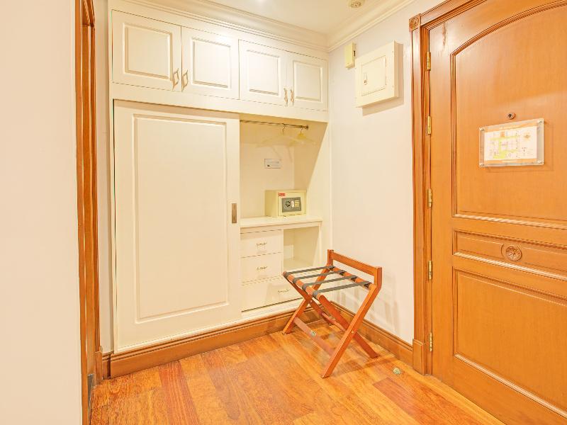 Townhouse OAK Makati Manila Near Pasay Evangelista image
