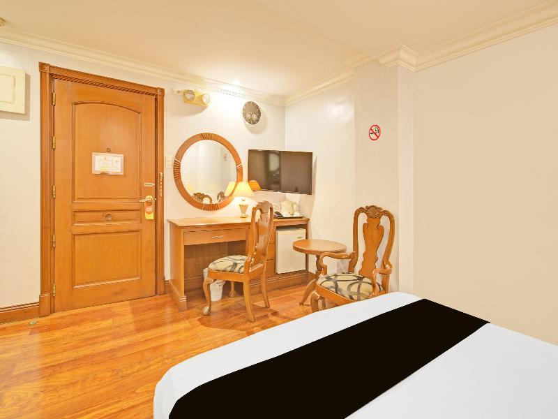 Townhouse OAK Makati Manila Near Pasay Evangelista image