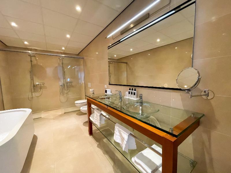 Westcord WTC Hotel Leeuwarden image