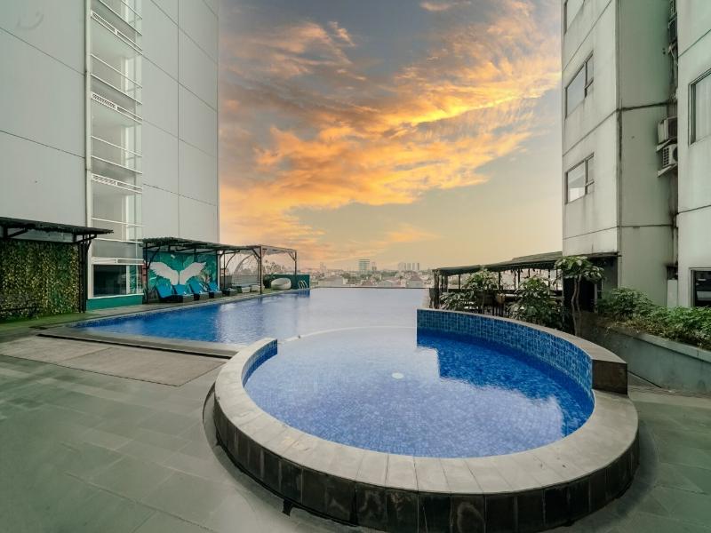 Aston Pluit Hotel & Residence image