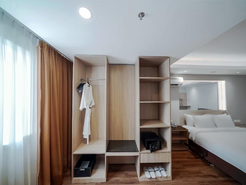 Aston Pluit Hotel & Residence image