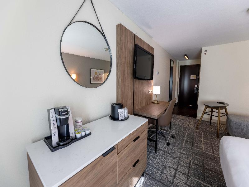 Crowne Plaza Houston Galleria Area image