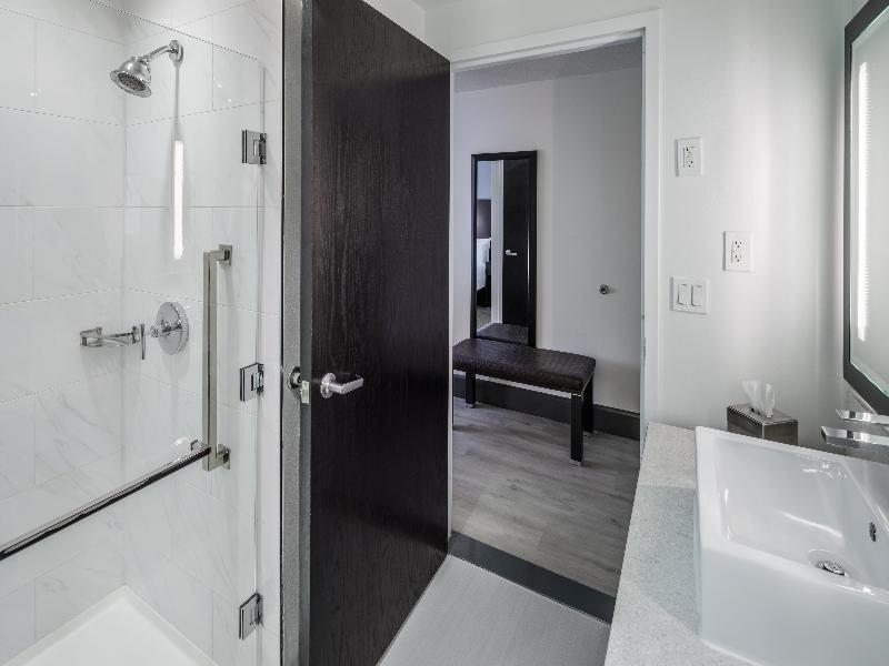 DoubleTree by Hilton Sarasota Bradenton Airport image