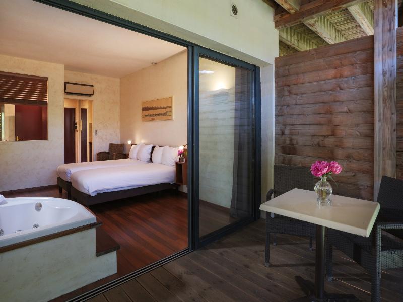 Ile du Gua Suites image