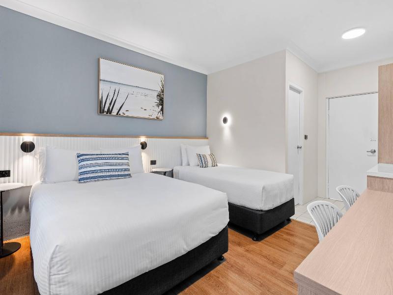 Comfort Inn All Seasons image