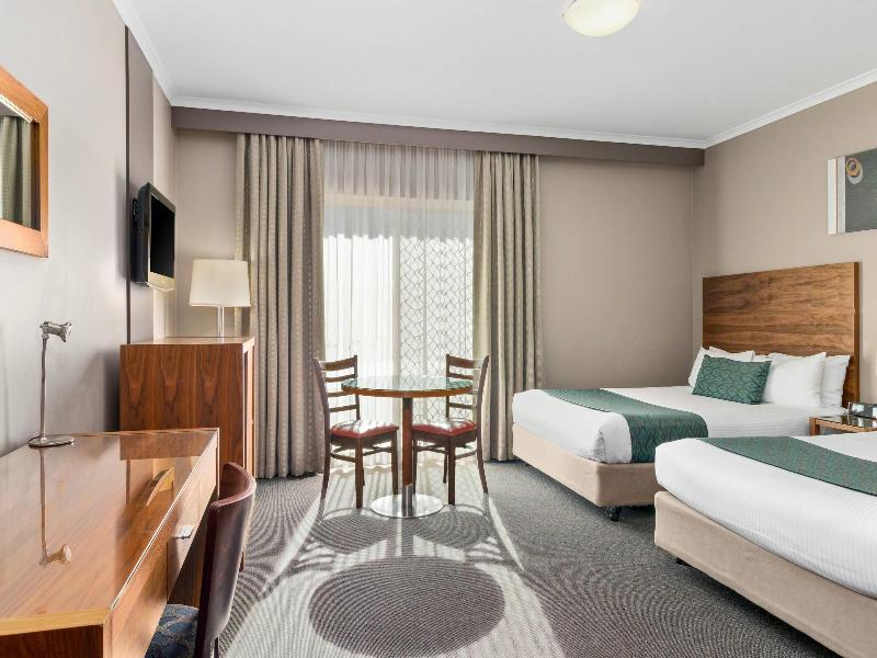 Quality Hotel Dickson image