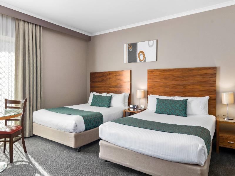 Quality Hotel Dickson image