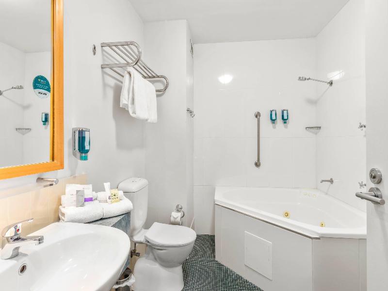 Quality Hotel Dickson image