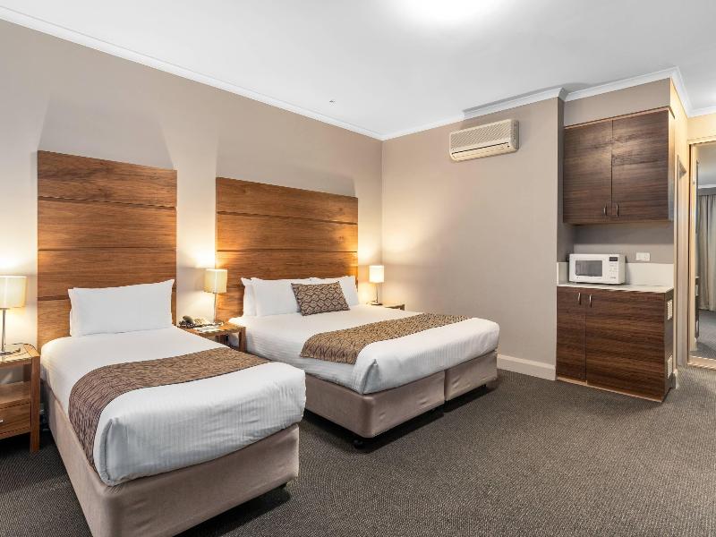 Quality Hotel Dickson image