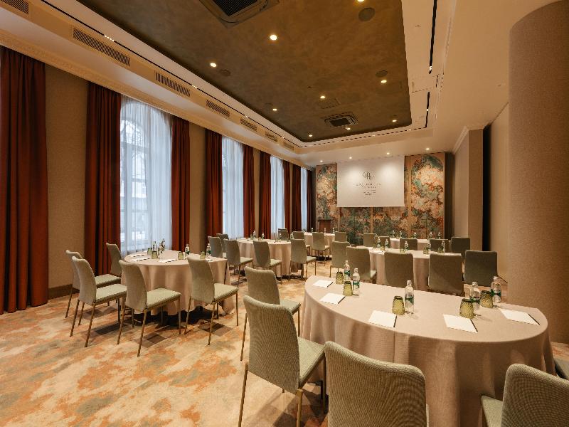 Grand Hotel Vilnius, Curio Collection image