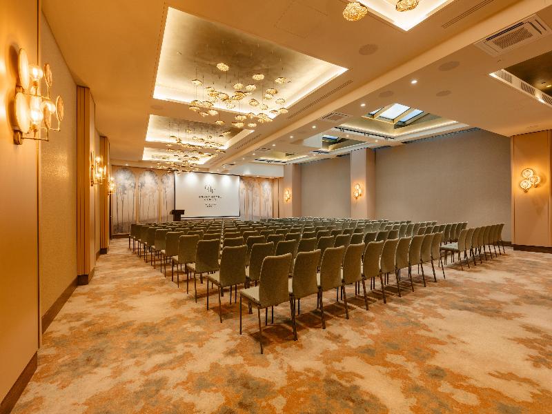 Grand Hotel Vilnius, Curio Collection image