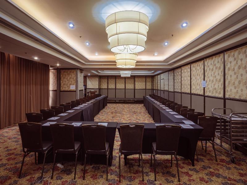 Ramada by Wyndham Manila Central image