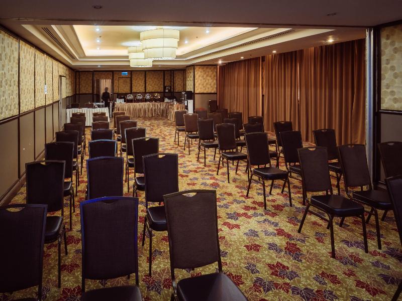 Ramada by Wyndham Manila Central image