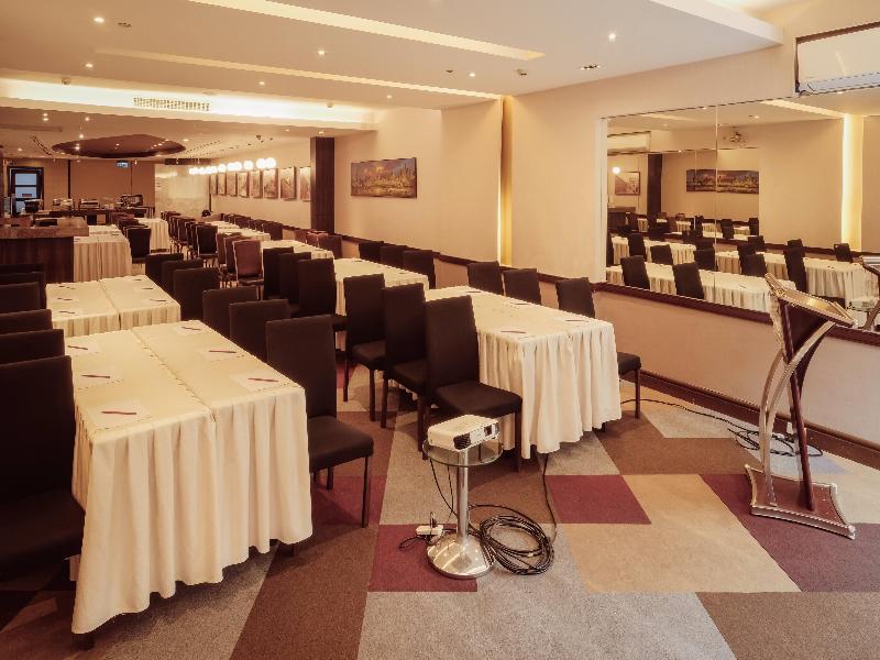 Ramada by Wyndham Manila Central image
