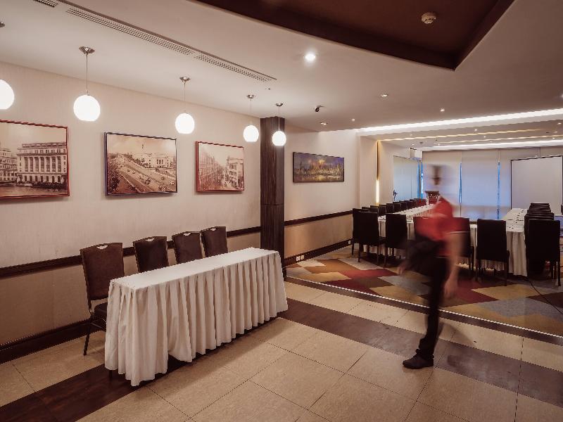 Ramada by Wyndham Manila Central image