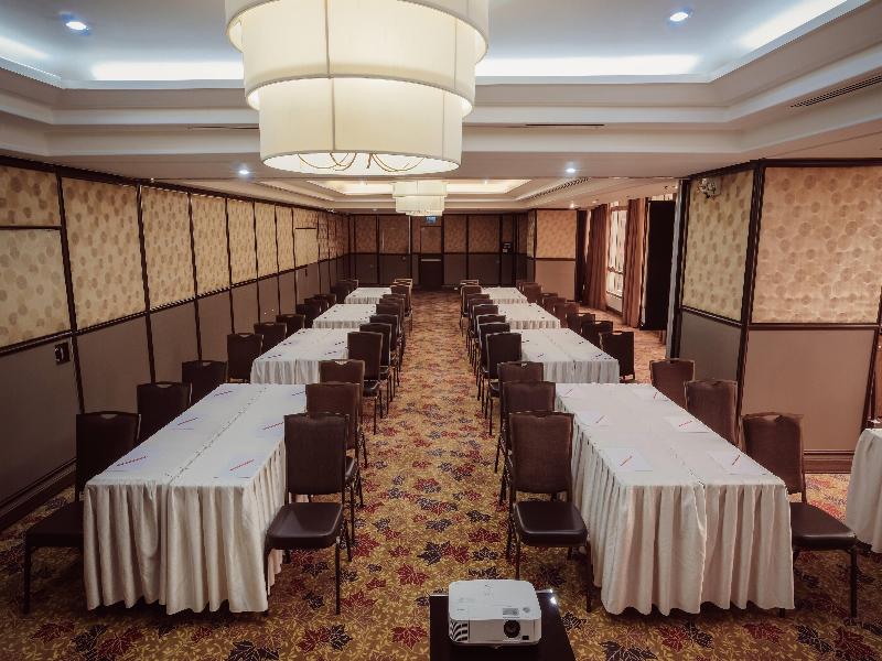 Ramada by Wyndham Manila Central image