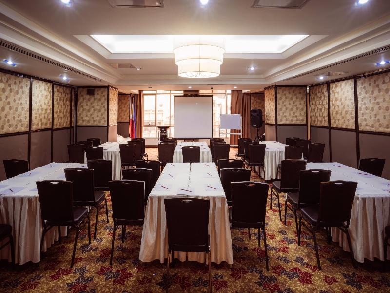 Ramada by Wyndham Manila Central image