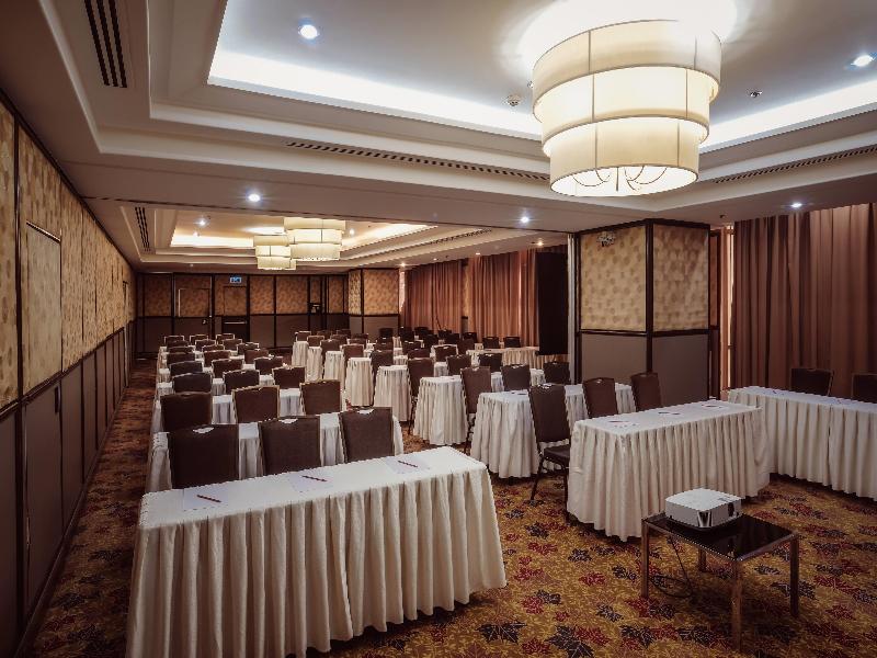 Ramada by Wyndham Manila Central image
