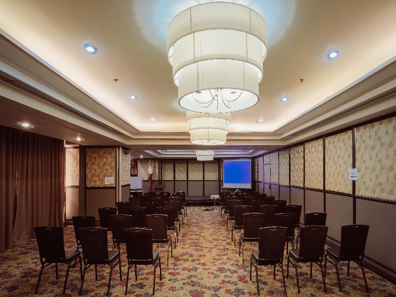 Ramada by Wyndham Manila Central image