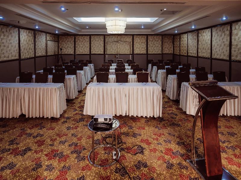 Ramada by Wyndham Manila Central image