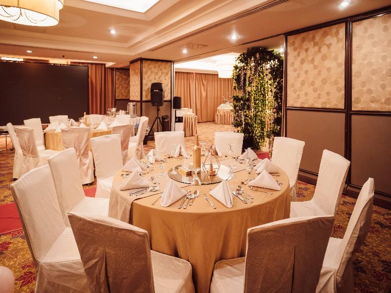 Ramada by Wyndham Manila Central image