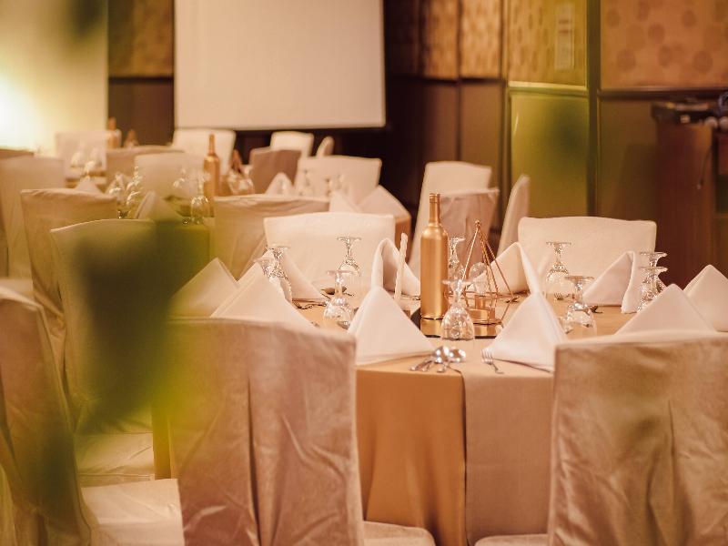 Ramada by Wyndham Manila Central image