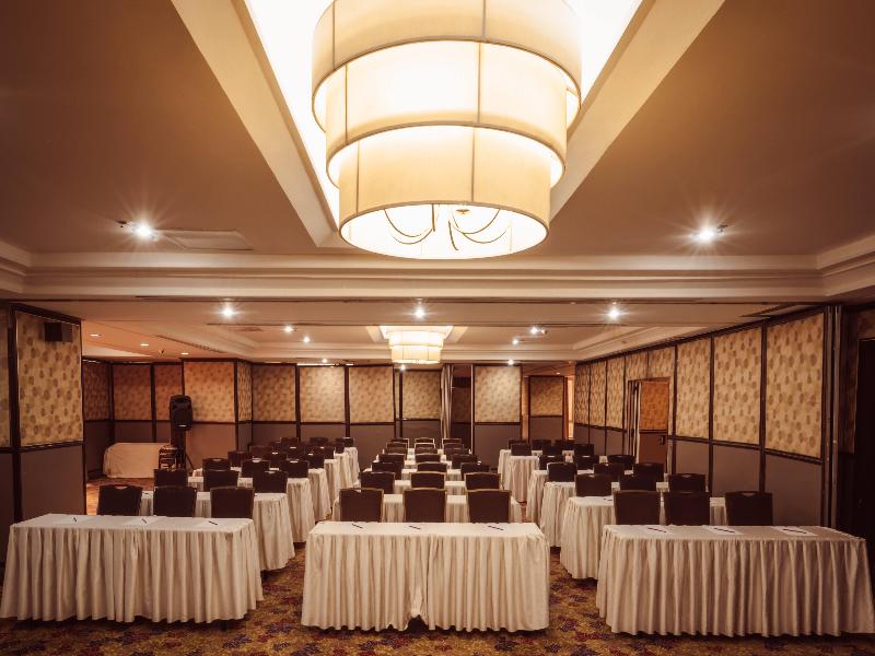 Ramada by Wyndham Manila Central image