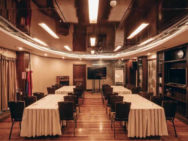 Ramada by Wyndham Manila Central image